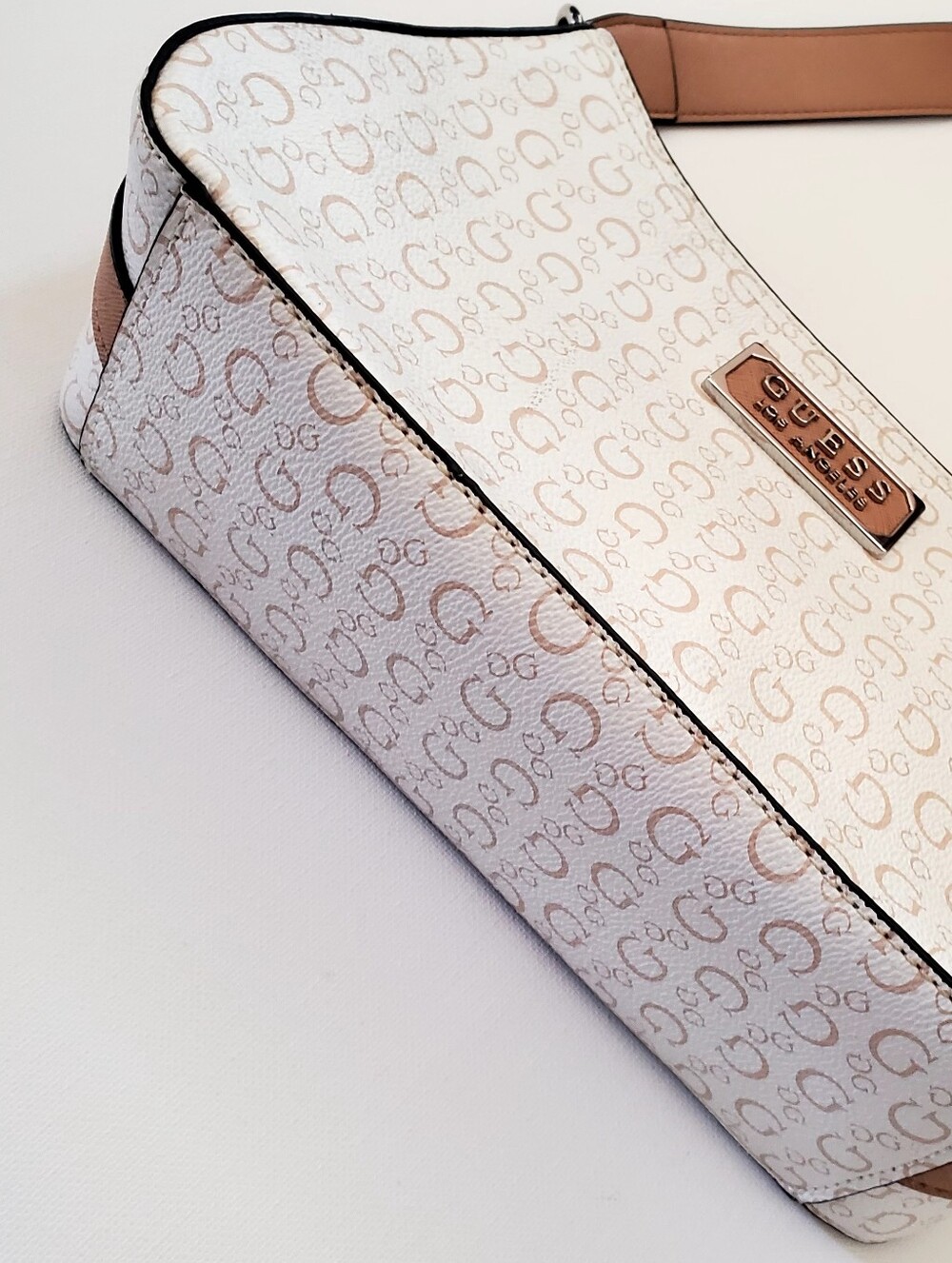 GUESS Cream & Tan Signature Shoulder Bag 10" X 5.5" New - Picture 6 of 9